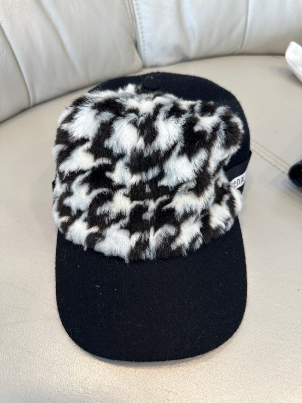 henri bendel Kids Faux Fur Leopard Panel Cap - Black & White